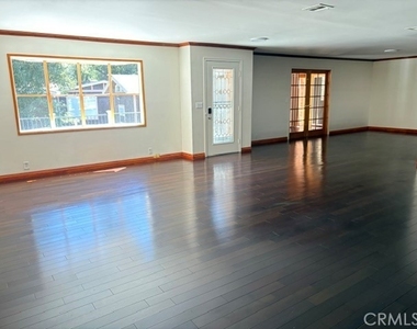 139 Sherwood Drive - Photo Thumbnail 3