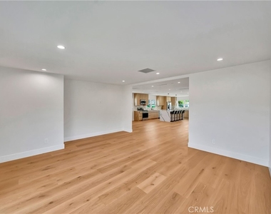23635 Marylee St - Photo Thumbnail 27