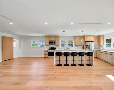 23635 Marylee St - Photo Thumbnail 9
