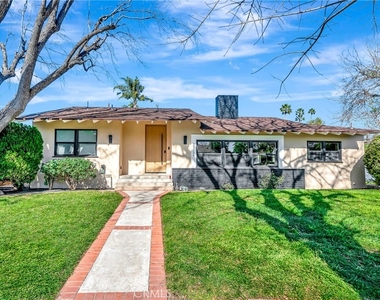 23635 Marylee St - Photo Thumbnail 3
