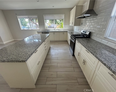 17223 Kingsbury Street - Photo Thumbnail 7