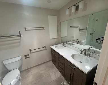 17223 Kingsbury Street - Photo Thumbnail 21
