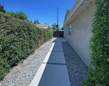 17223 Kingsbury Street - Photo Thumbnail 28
