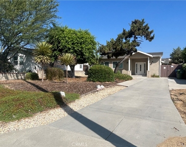 17223 Kingsbury Street - Photo Thumbnail 1
