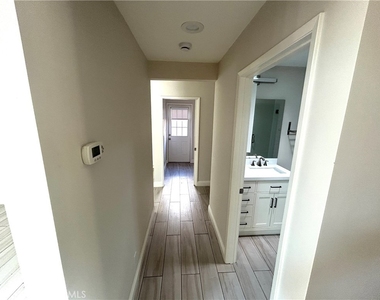 17223 Kingsbury Street - Photo Thumbnail 11