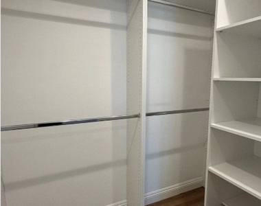 17223 Kingsbury Street - Photo Thumbnail 19