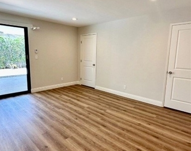 17223 Kingsbury Street - Photo Thumbnail 17