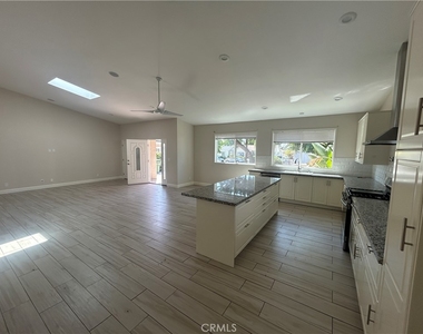 17223 Kingsbury Street - Photo Thumbnail 8