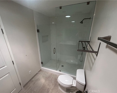 17223 Kingsbury Street - Photo Thumbnail 22