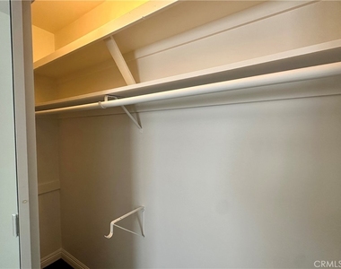 2726 N Brighton St - Photo Thumbnail 15