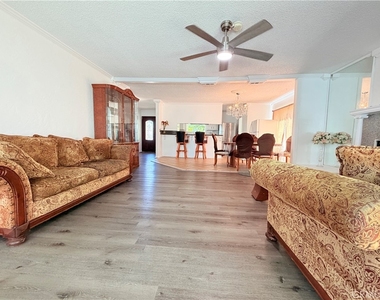 9423 Woodley - Photo Thumbnail 9