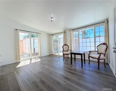 9423 Woodley - Photo Thumbnail 13