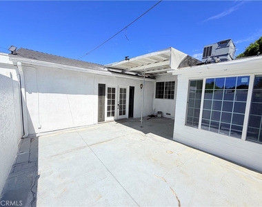 9423 Woodley - Photo Thumbnail 33