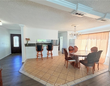 9423 Woodley - Photo Thumbnail 4
