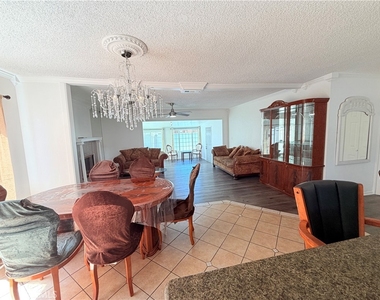 9423 Woodley - Photo Thumbnail 11