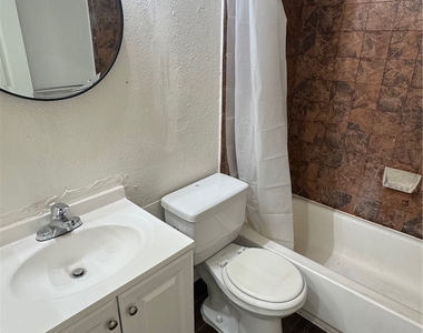8847 Willis Avenue - Photo Thumbnail 3