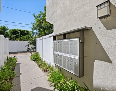 25400 Oak Street - Photo Thumbnail 2