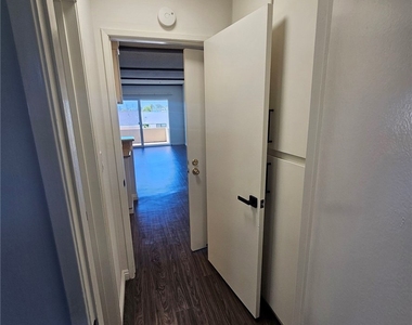 209 S Prospect Avenue - Photo Thumbnail 5