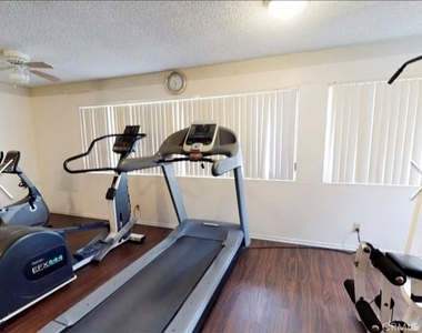 209 S Prospect Avenue - Photo Thumbnail 8