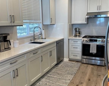 1711 Carlson - Photo Thumbnail 21
