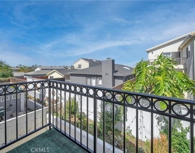 1711 Carlson - Photo Thumbnail 9