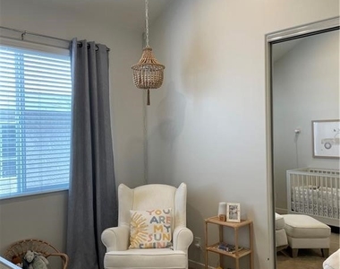1711 Carlson - Photo Thumbnail 20