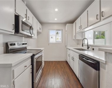 415 S Prospect Avenue - Photo Thumbnail 9