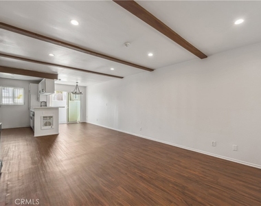 415 S Prospect Avenue - Photo Thumbnail 4