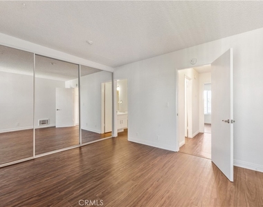 415 S Prospect Avenue - Photo Thumbnail 13