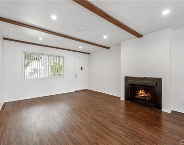 415 S Prospect Avenue - Photo Thumbnail 6