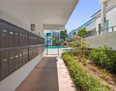 415 S Prospect Avenue - Photo Thumbnail 3