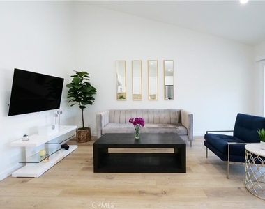 822 Camino Real #202 - Photo Thumbnail 4