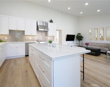 822 Camino Real #202 - Photo Thumbnail 2
