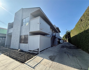 2204 E 4th - Photo Thumbnail 23
