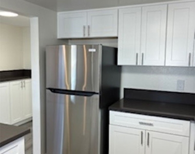 2204 E 4th - Photo Thumbnail 2