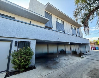2204 E 4th - Photo Thumbnail 18