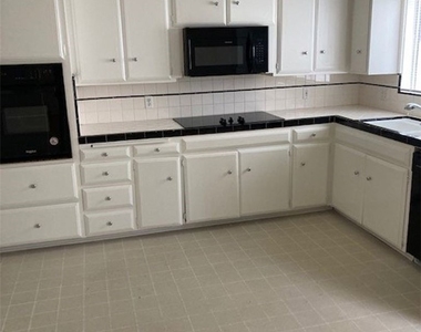 204 Belmont - Photo Thumbnail 1