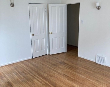 204 Belmont - Photo Thumbnail 13