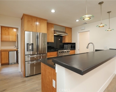 3241 Dahl - Photo Thumbnail 11