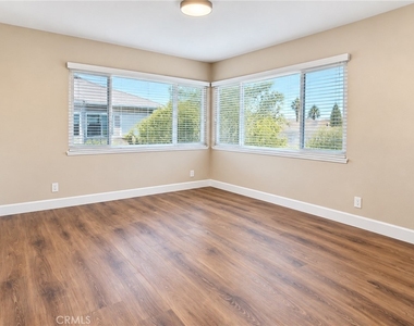 890 Dorchester - Photo Thumbnail 7