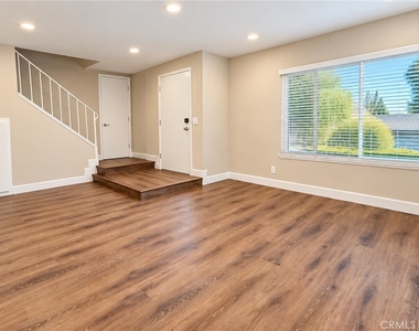 890 Dorchester - Photo Thumbnail 2