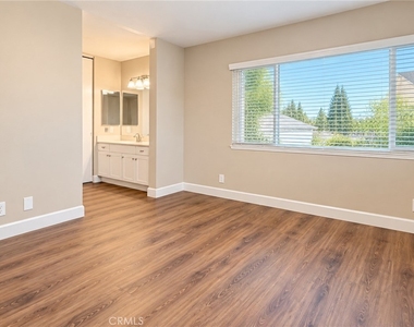 890 Dorchester - Photo Thumbnail 8