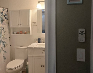 565 Lori Drive - Photo Thumbnail 3