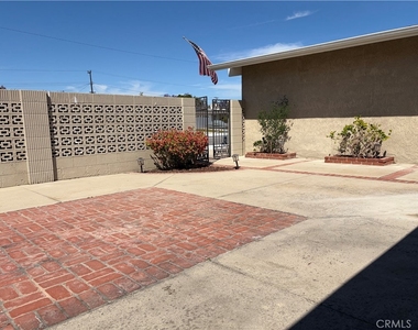 7622 Don Drive - Photo Thumbnail 3