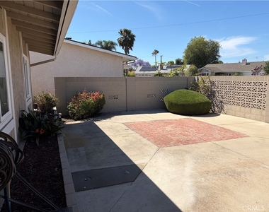 7622 Don Drive - Photo Thumbnail 2