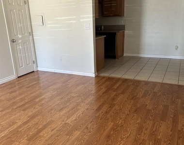 1386 E Madison Avenue - Photo Thumbnail 9