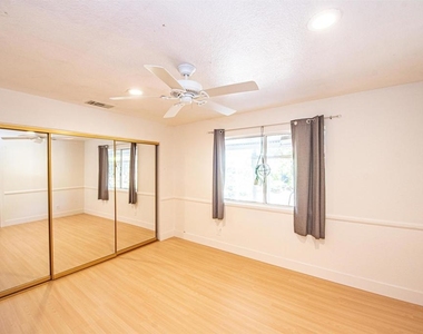 2715 S Centre City Parkway - Photo Thumbnail 44