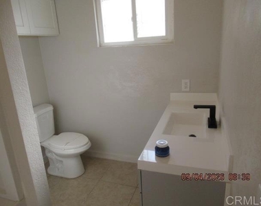 4240 Nordica Avenue - Photo Thumbnail 5
