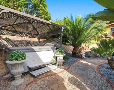 12941 Via Esperia - Photo Thumbnail 41
