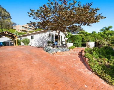 12941 Via Esperia - Photo Thumbnail 39